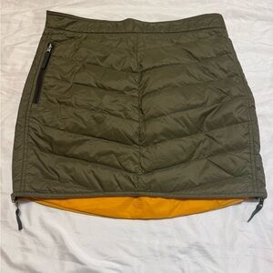 Skhoop Duck Down Reversible Puffer Skirt Women’s sz L Insulated Side Zip Green
